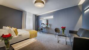 Hypo-allergenic bedding, Select Comfort beds, minibar, in-room safe