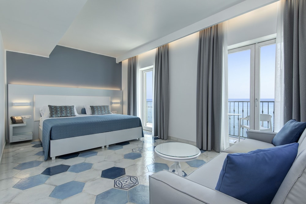 download lloyds baia hotel download lloyds baia hotel