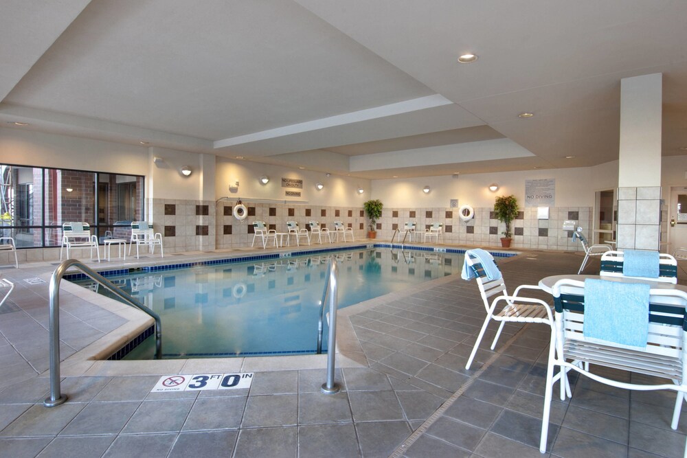 Courtyard by Marriott Madison East in Madison Best Rates & Deals on