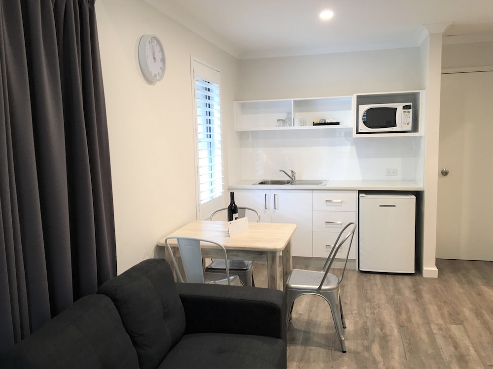 Private kitchenette, Bayview Geographe Resort