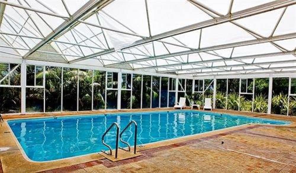 Indoor pool, Bayview Geographe Resort