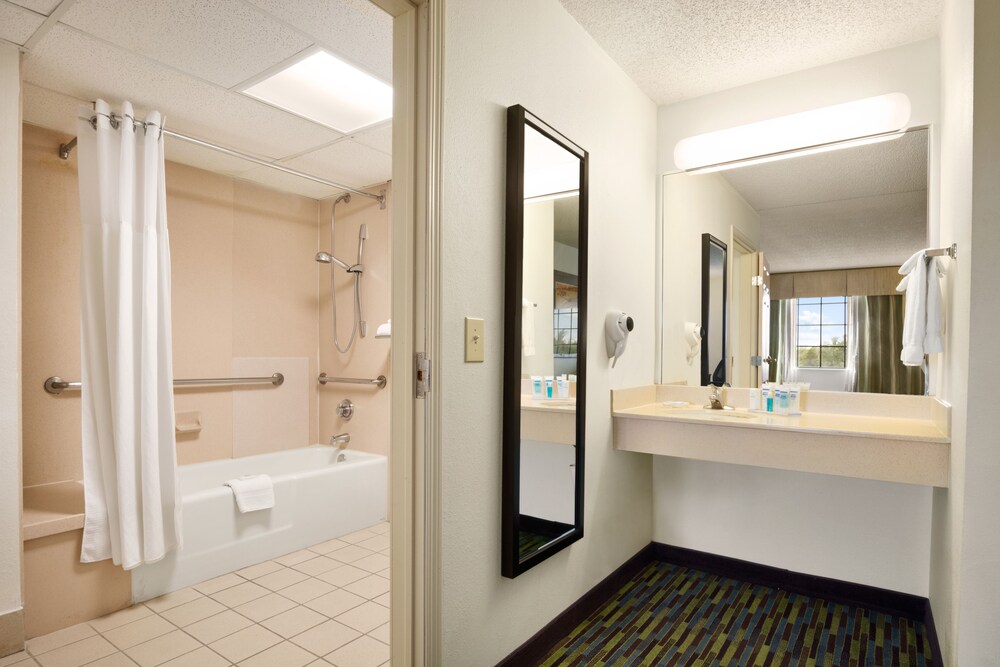 Bathroom, Wyndham Garden Wichita Downtown