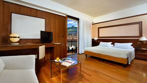 Minibar, in-room safe, desk, soundproofing