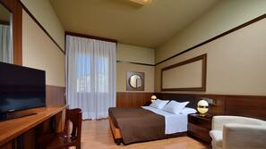 Minibar, in-room safe, desk, soundproofing
