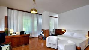 Minibar, in-room safe, desk, soundproofing