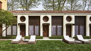 Minibar, cassaforte in camera, con stile personalizzato