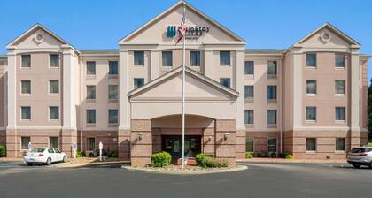 Mainstay Suites Airport