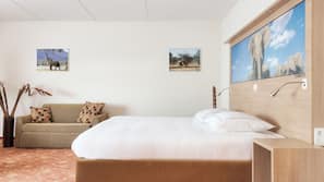 Zimmersafe, Schreibtisch, Verdunkelungsvorhänge, kostenlose Babybetten