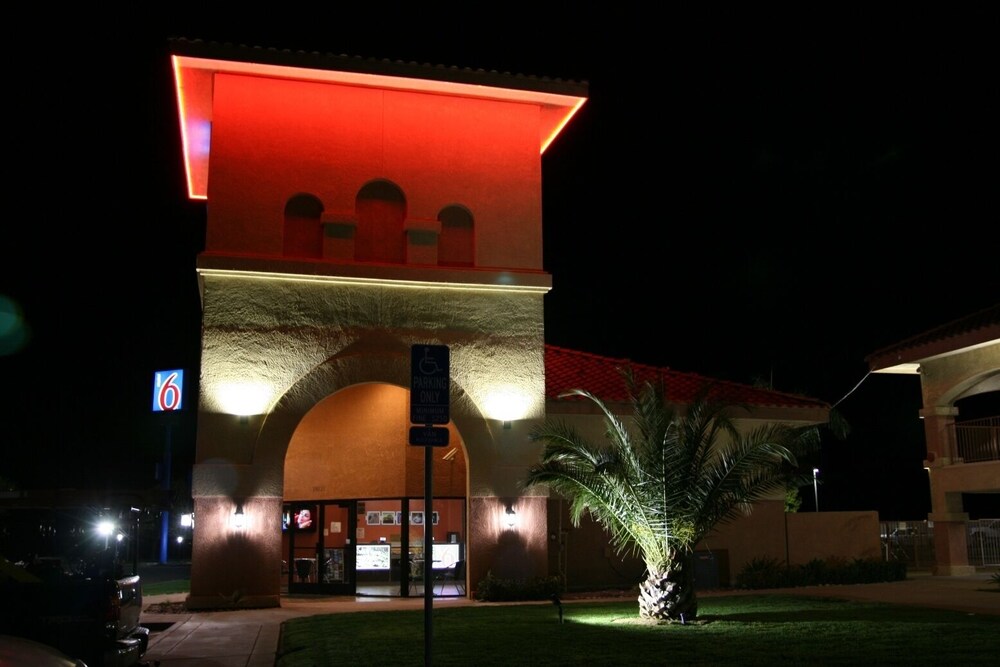 Exterior, Motel 6 Santa Nella, CA - Los Banos