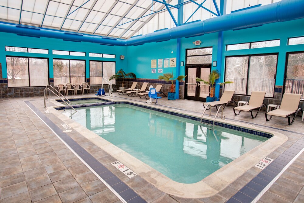 Indoor pool, Comfort Suites