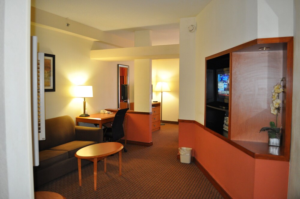 Holiday Inn Express Williamston, an IHG Hotel