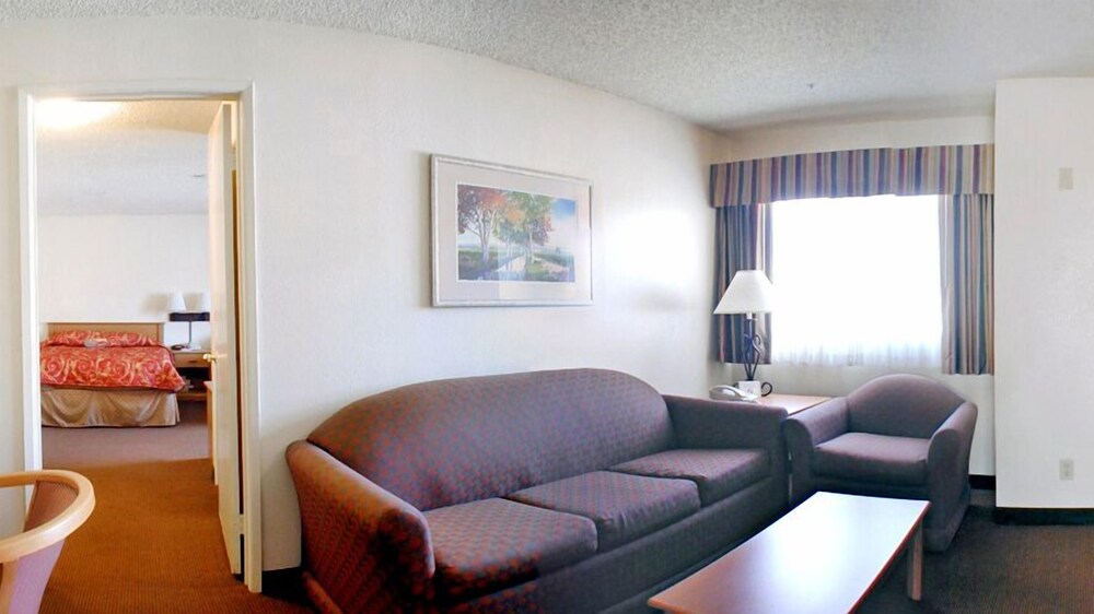 Living room, SureStay Plus Hotel by Best Western Upland