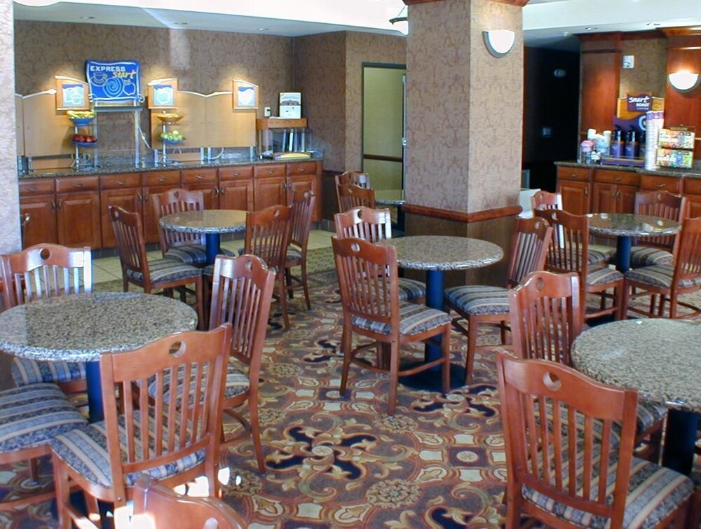 Holiday Inn Express Hotel & Suites BarstowOutlet Center, an IHG Hotel in Barstow Best Rates