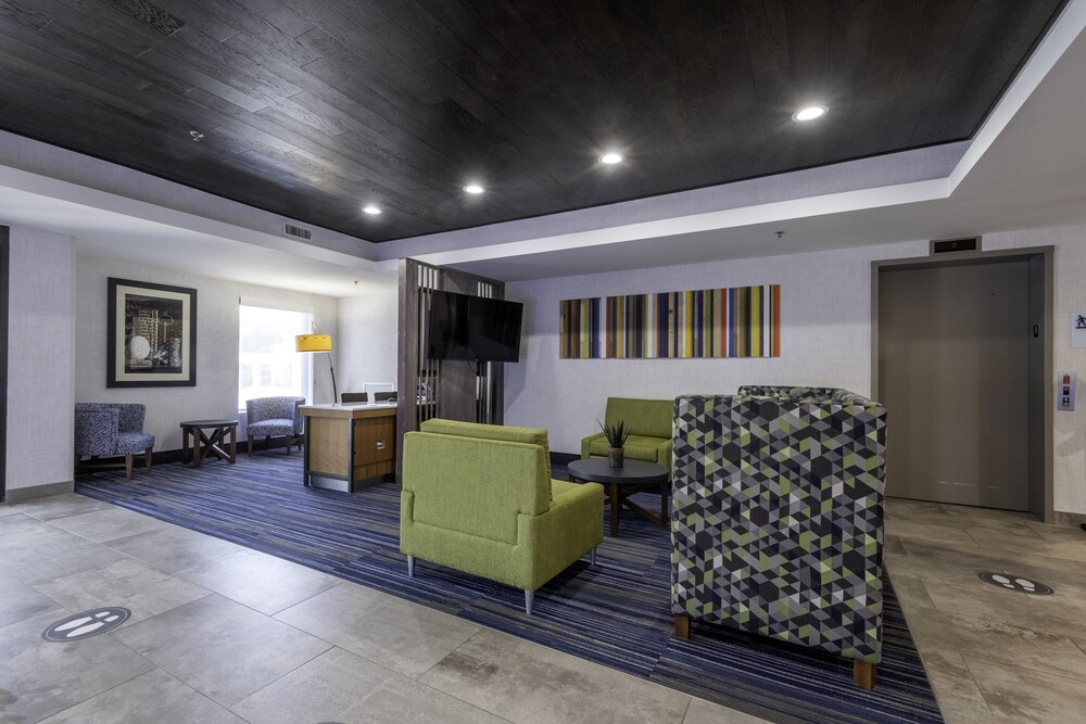 Holiday Inn Express Hotel & Suites Petersburg-Dinwiddie, an IHG Hotel