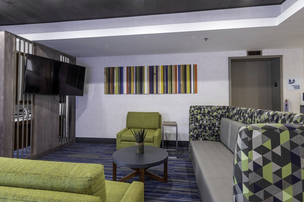 Holiday Inn Express Hotel & Suites Petersburg-Dinwiddie, an IHG Hotel