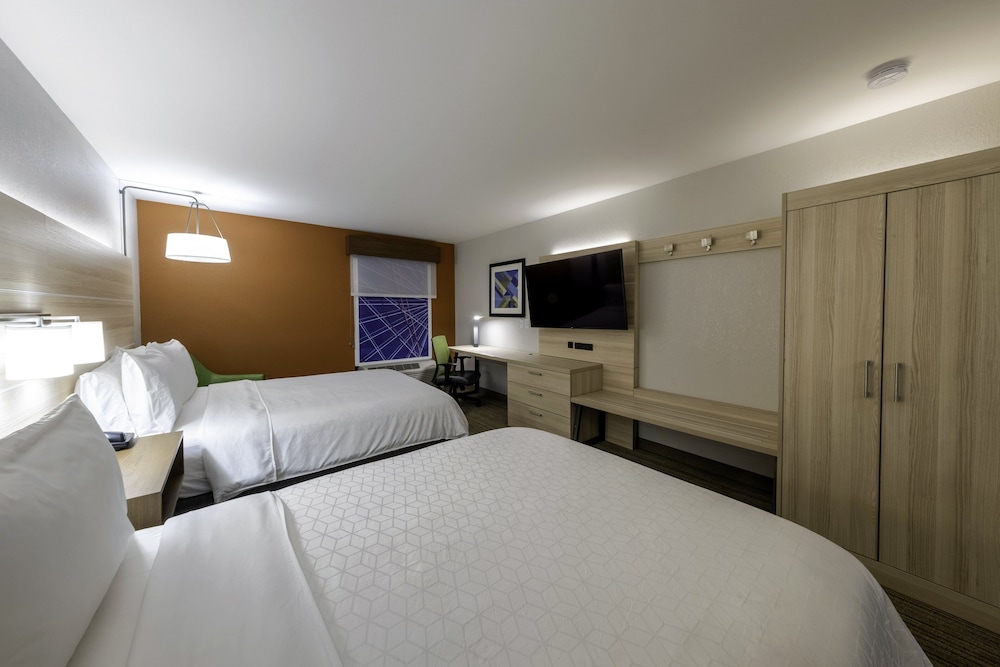 Holiday Inn Express Hotel & Suites Petersburg-Dinwiddie, an IHG Hotel