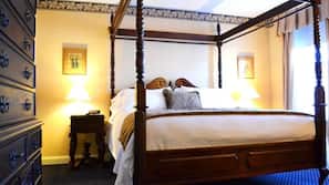 Premium bedding, in-room safe, iron/ironing board
