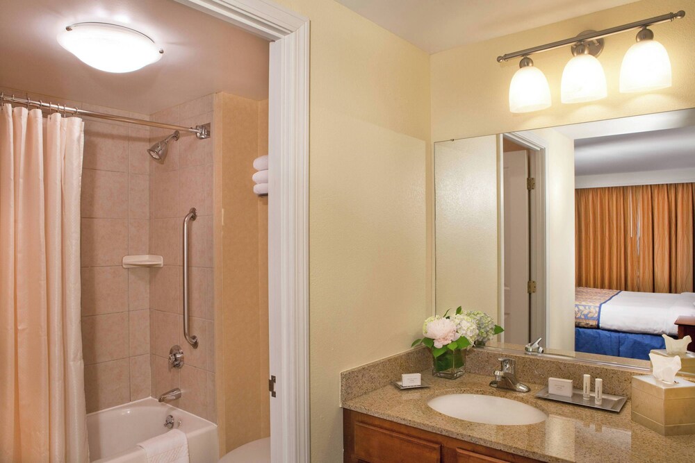 Bathroom, Residence Inn by Marriott Boston Harbor on Tudor Wharf