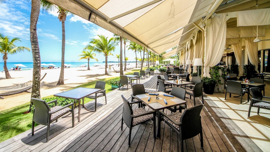 Courtyard by Marriott Isla Verde Beach Resort