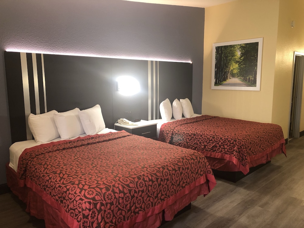 Room, Days Inn by Wyndham Grove City Columbus South