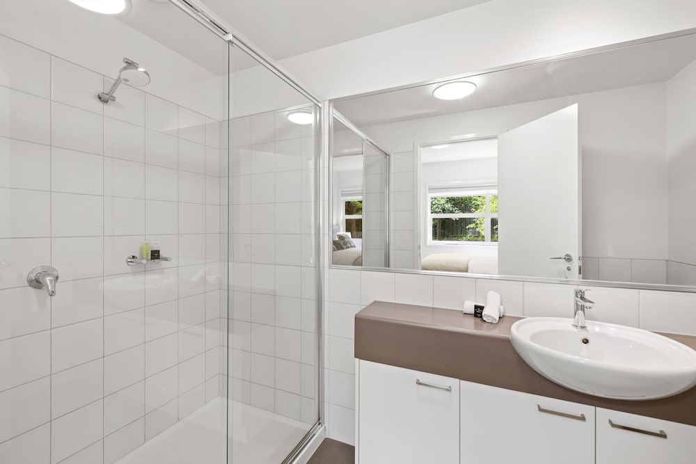 Bathroom, Burwood Serviced Apartments