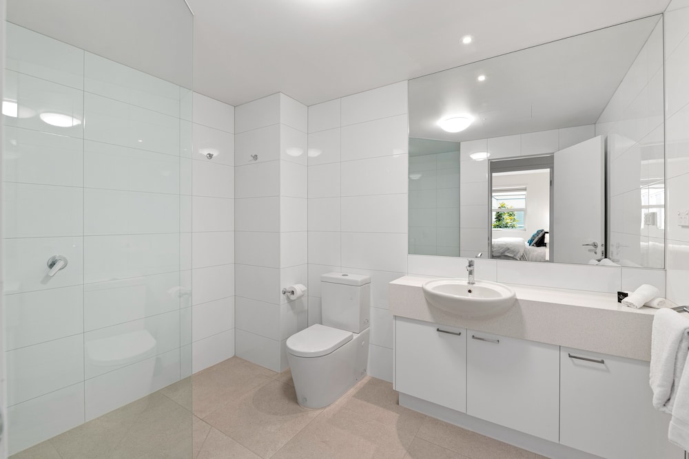 Bathroom, Burwood Serviced Apartments