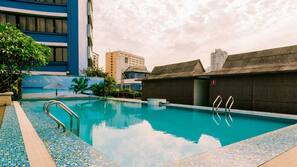 Seasonal outdoor pool, sun loungers