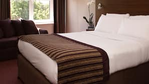 Desk, iron/ironing board, free WiFi, bed sheets