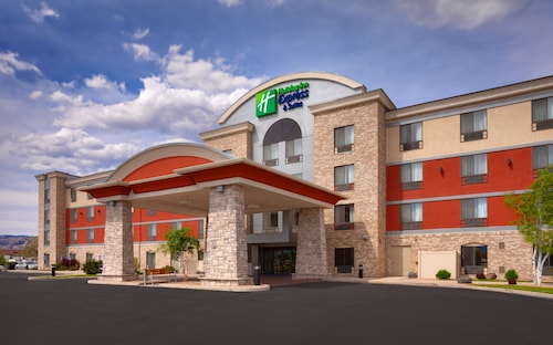 Great Place to stay Holiday Inn Express & Suites Grand Junction near Grand Junction 