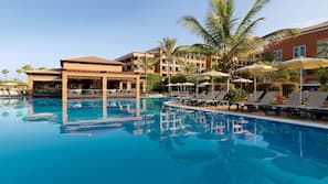 Indoor pool, 5 outdoor pools