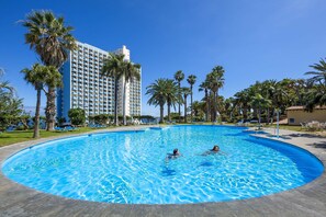 3 outdoor pools