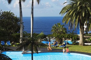 3 outdoor pools