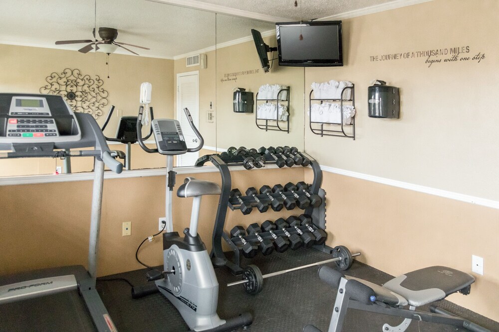 Gym, Vineyard Court Designer Suites Hotel