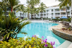 3 outdoor pools, sun loungers
