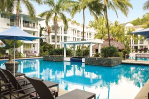 3 outdoor pools, sun loungers