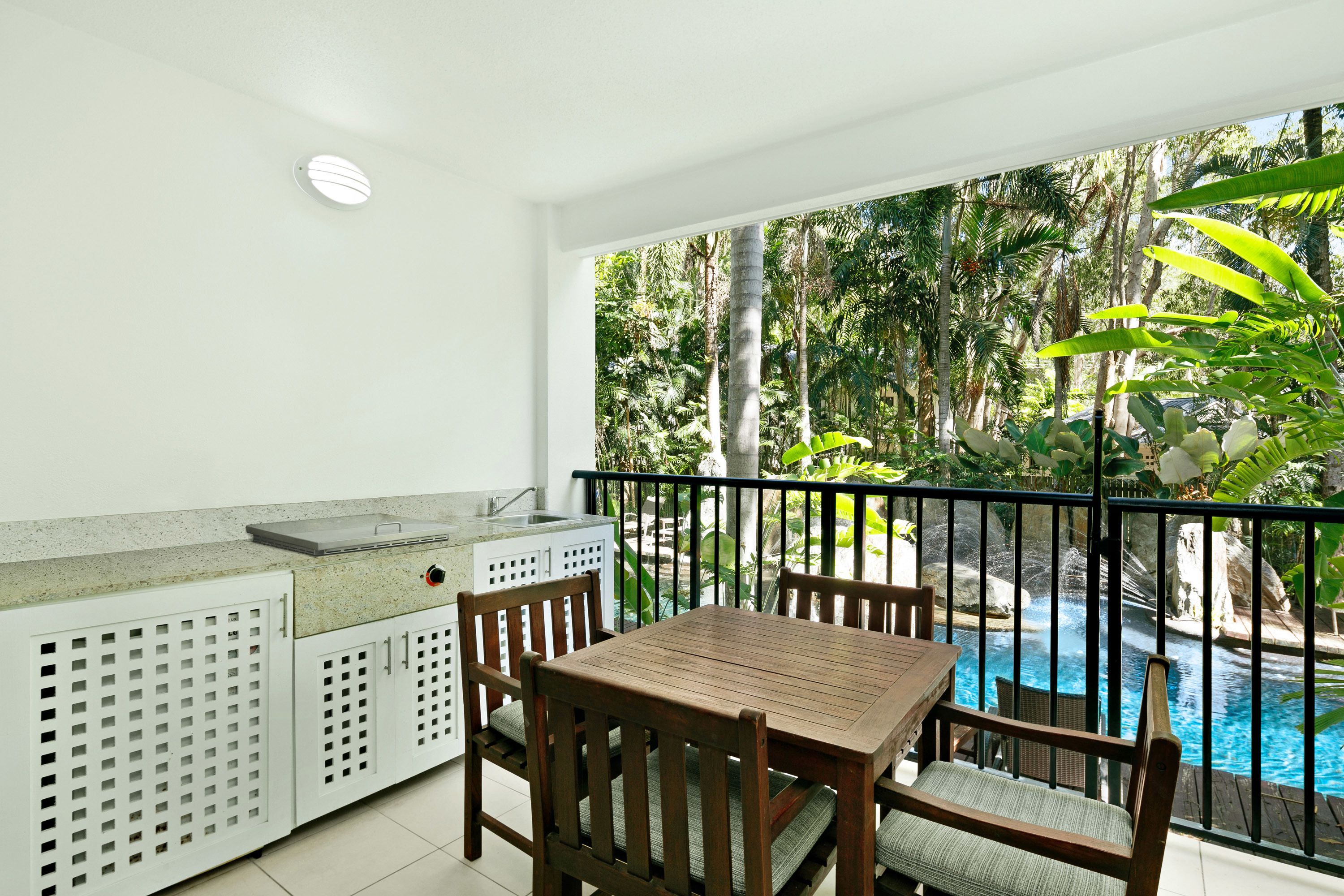 Peppers Beach Club and Spa - Palm Cove