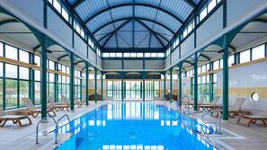 Indoor pool, seasonal outdoor pool, pool loungers