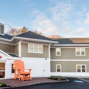 Top 10 Hotels In Hingham Ma 66 Hotel Deals On Expedia Howard Johnson Quincy