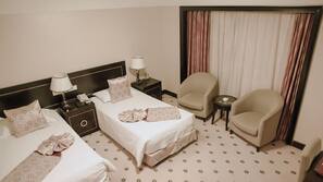 Minibar, in-room safe, individually decorated, individually furnished