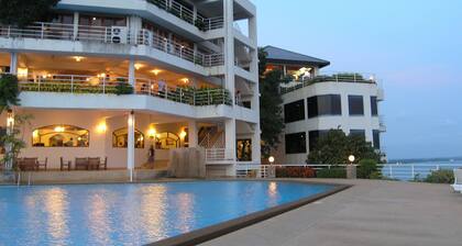 Hinsuay Namsai Resort Hotel