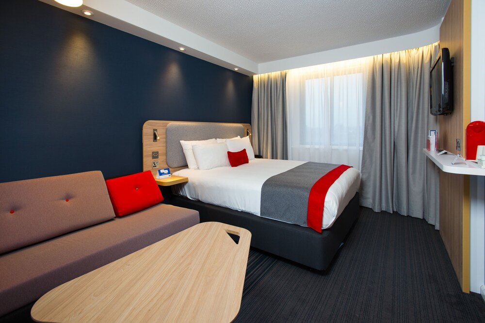 Room, Holiday Inn Express London - Dartford, an IHG Hotel