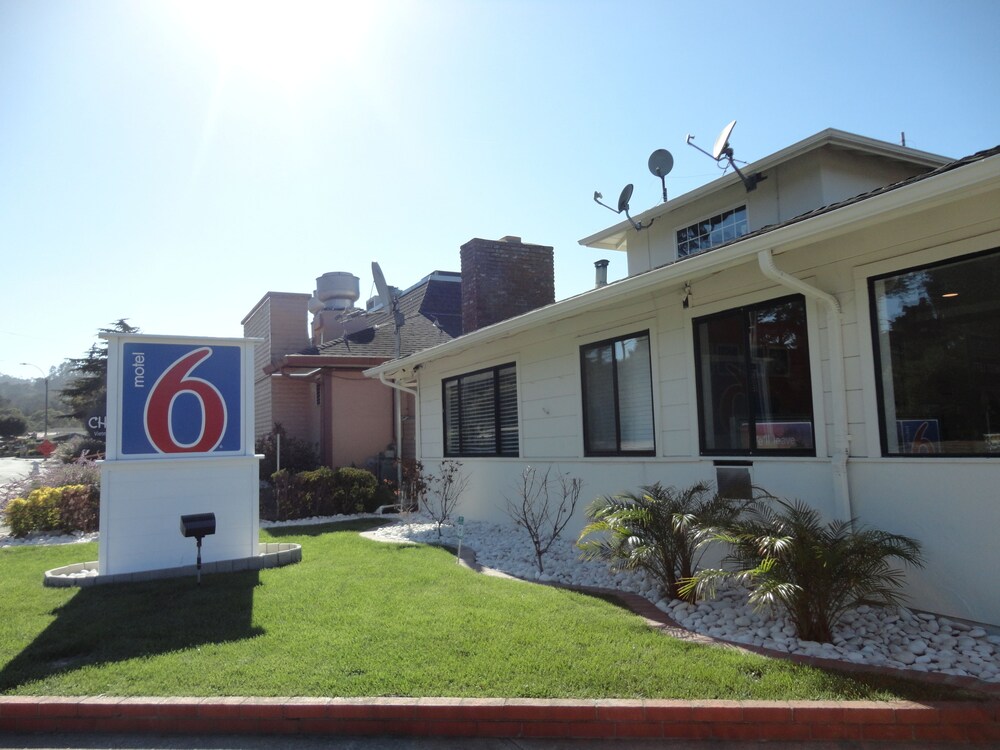 Front of property, Motel 6 Monterey Downtown