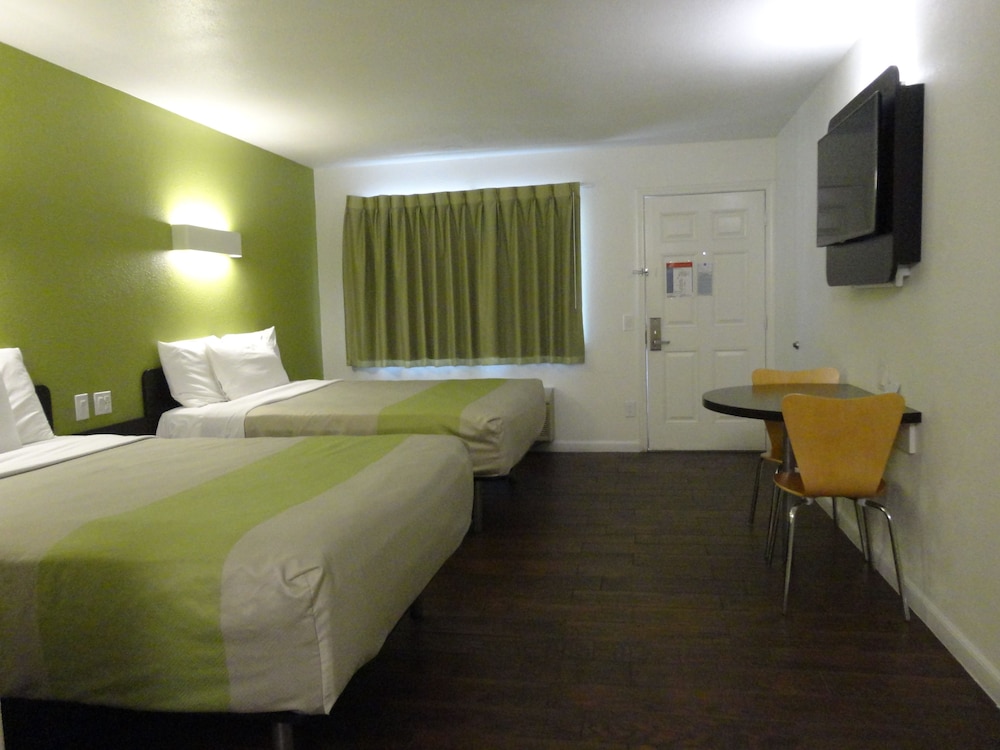 Room, Motel 6 Monterey Downtown