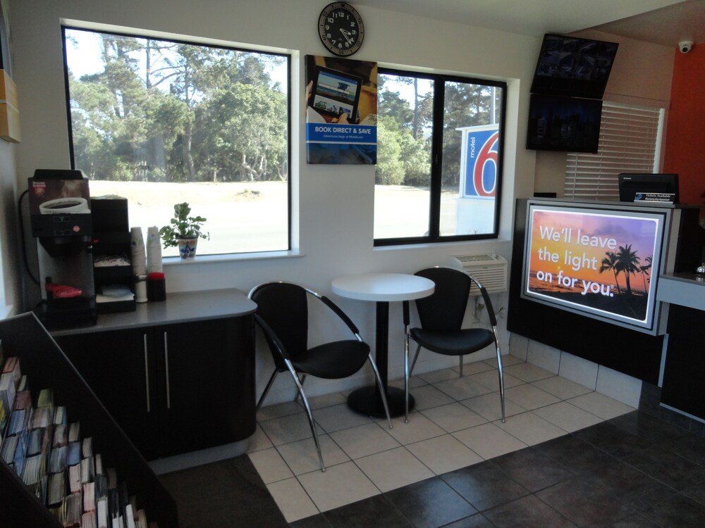 Breakfast area, Motel 6 Monterey Downtown