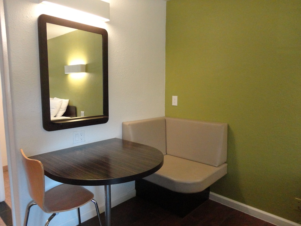 In-room dining, Motel 6 Monterey Downtown