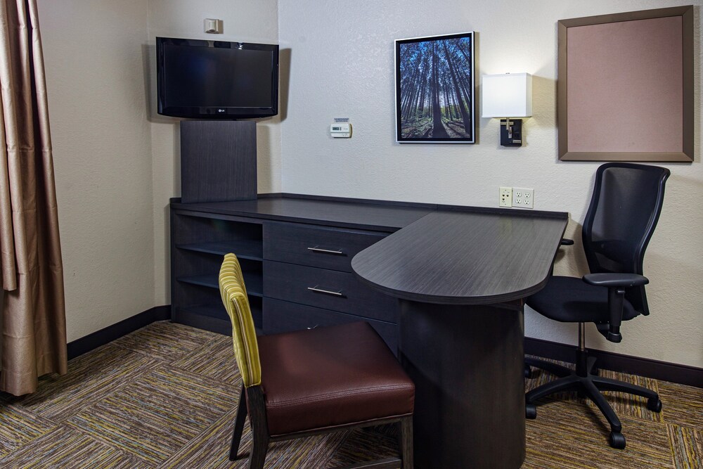 Candlewood Suites Appleton, an IHG Hotel