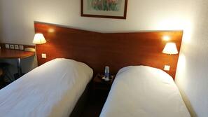 Coffre-forts dans les chambres, bureau, Wi-Fi gratuit, draps fournis