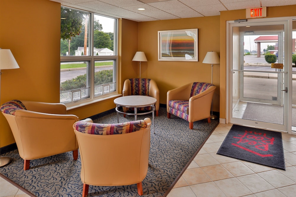 Lobby, Red Roof Inn Sandusky - Milan