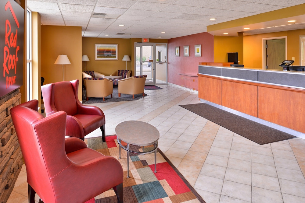 Lobby, Red Roof Inn Sandusky - Milan