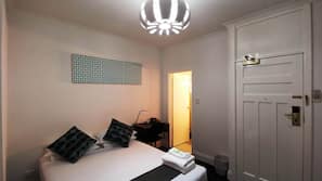 In-room safe, desk, iron/ironing board, free WiFi